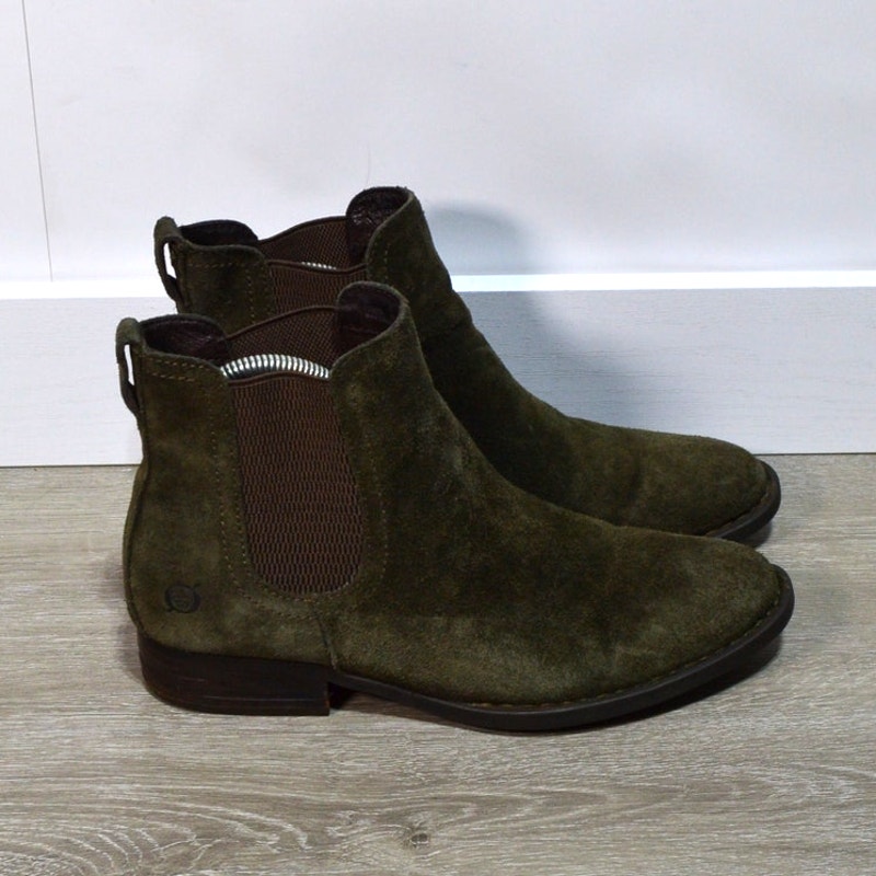 Born Casco Chelsea Olive Green Suede Pull On Boot Size 6